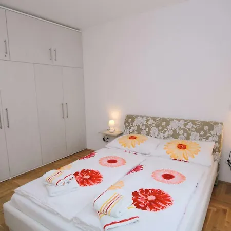 Haus Zora Feerienwohnung 8 Apartment Moscenicka Draga