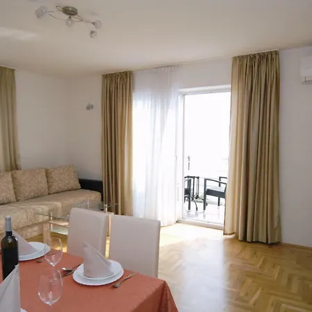 Haus Zora Feerienwohnung 8 Apartment *
